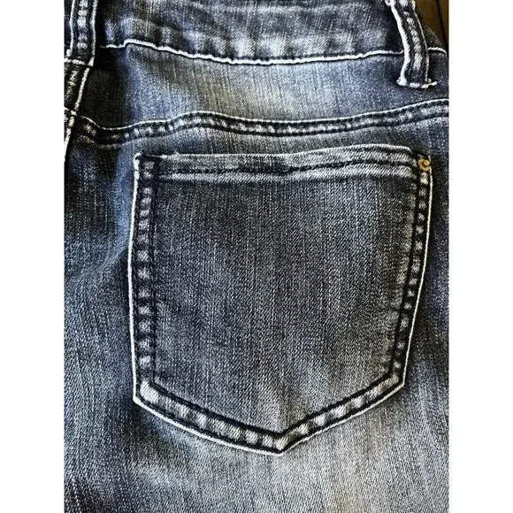 Baccini Women’s Jeans 8P Petite Distressed Embroidered Floral Boho Denim Cuffed - Picture 9 of 16